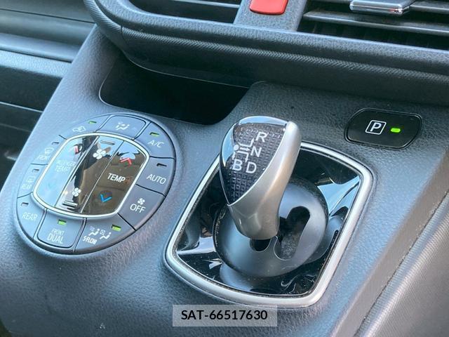 Toyota NOAH 2018-09 7808327-17