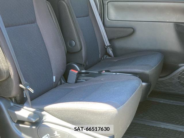Toyota NOAH 2018-09 7808327-9