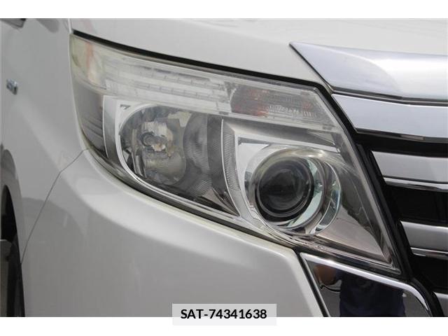 Toyota NOAH 2016-02 7808841-15