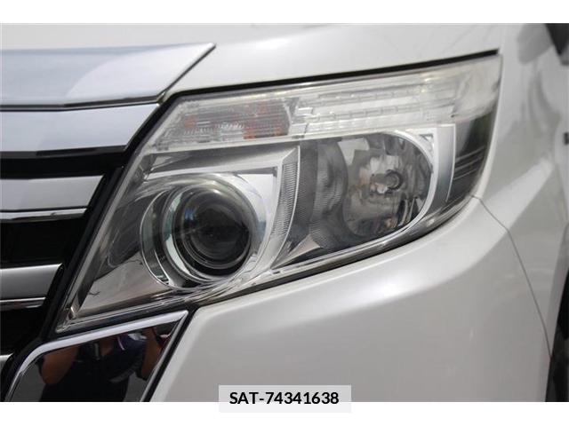 Toyota NOAH 2016-02 7808841-17