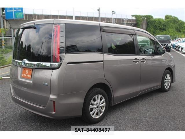 Toyota NOAH 2018-10 7808843-9