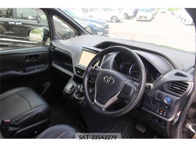 Toyota NOAH 2014-06 7808844-14