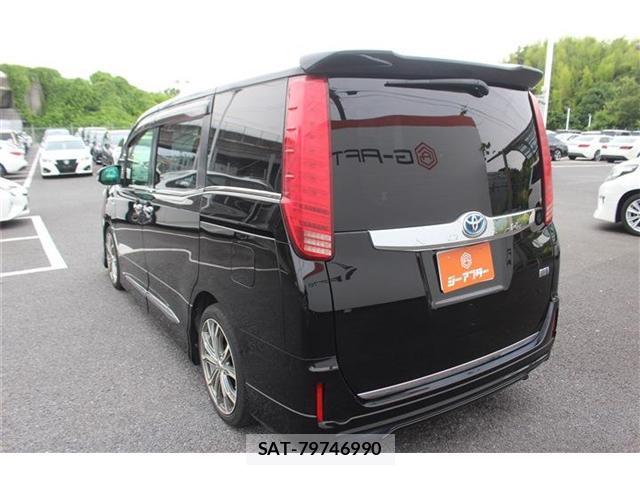 Toyota NOAH 2014-06 7808845-11