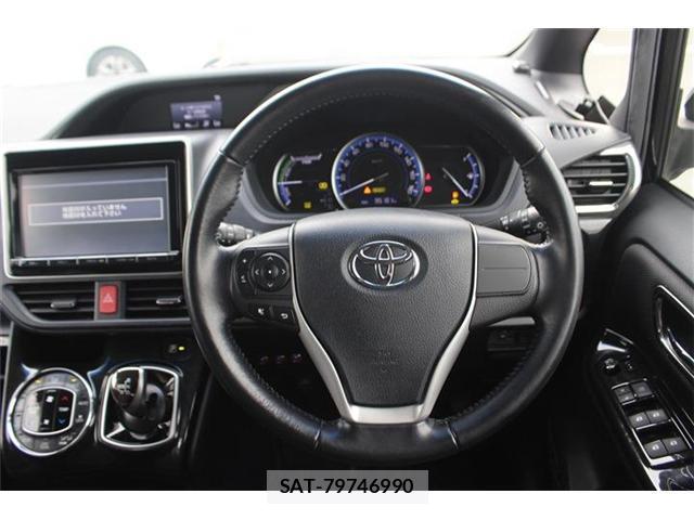 Toyota NOAH 2014-06 7808845-5