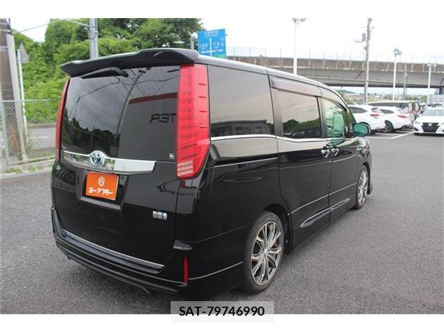 Toyota NOAH 2014-06 7808845-9