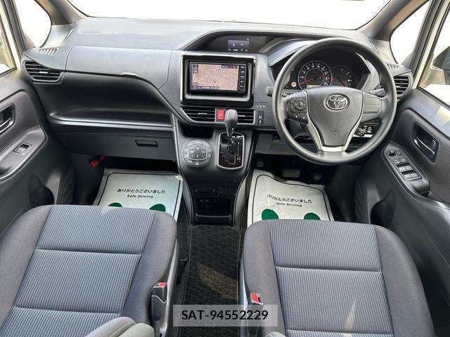 Toyota NOAH 2021-05 7808974-1