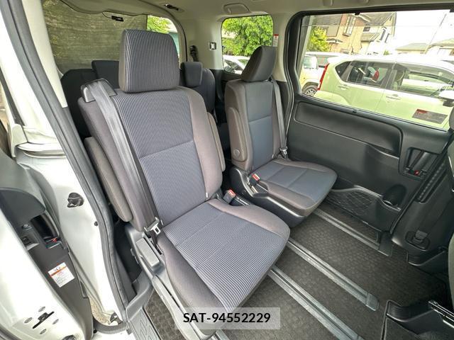 Toyota NOAH 2021-05 7808974-14