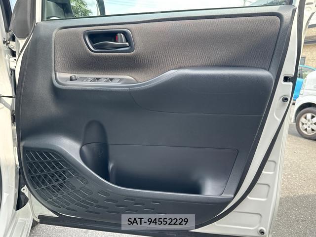 Toyota NOAH 2021-05 7808974-18