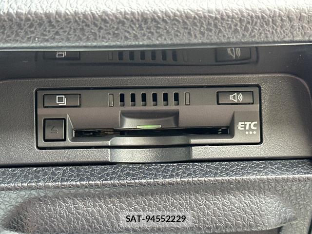 Toyota NOAH 2021-05 7808974-6