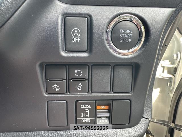 Toyota NOAH 2021-05 7808974-8