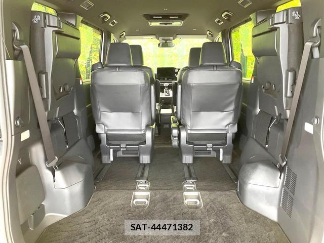 Toyota NOAH 2023-08 7809099-10