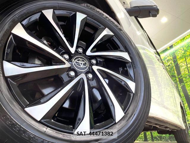 Toyota NOAH 2023-08 7809099-13