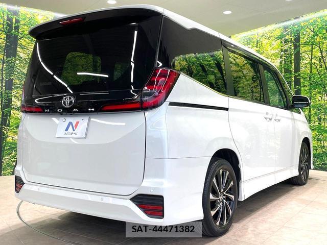 Toyota NOAH 2023-08 7809099-16