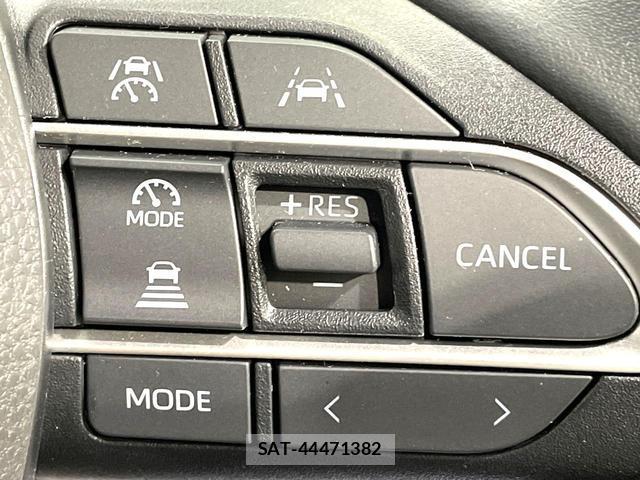 Toyota NOAH 2023-08 7809099-2