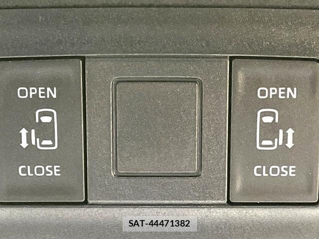 Toyota NOAH 2023-08 7809099-3