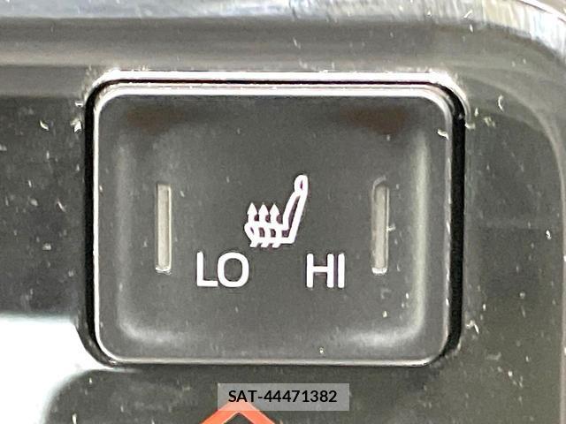Toyota NOAH 2023-08 7809099-6