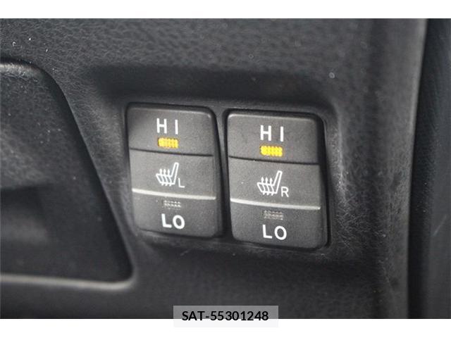 Toyota NOAH 2016-02 7809359-6