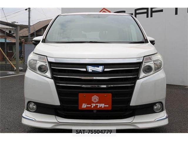 Toyota NOAH 2014-03 7809412-6