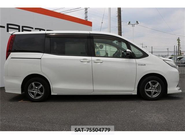 Toyota NOAH 2014-03 7809412-7