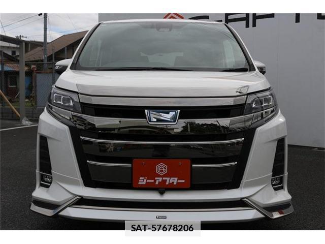 Toyota NOAH 2018-02 7809413-1