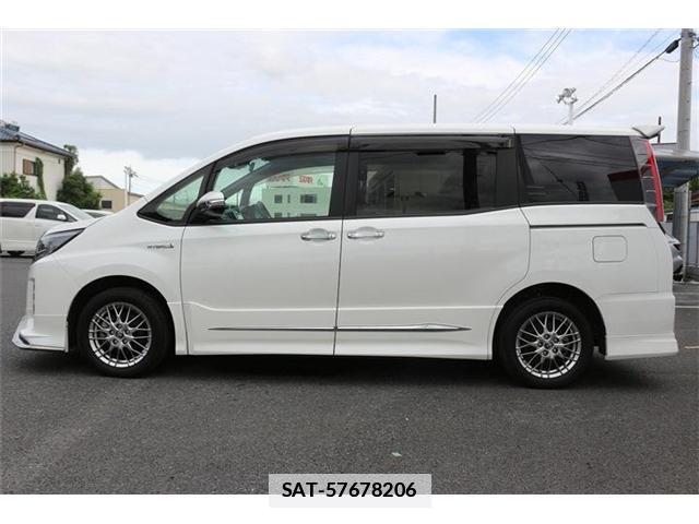 Toyota NOAH 2018-02 7809413-7