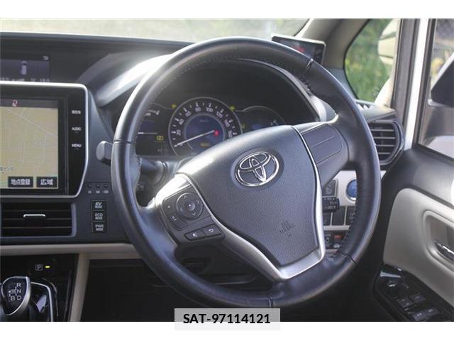 Toyota NOAH 2018-03 7809515-15