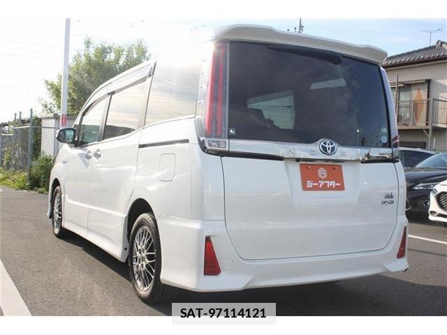 Toyota NOAH 2018-03 7809515-19