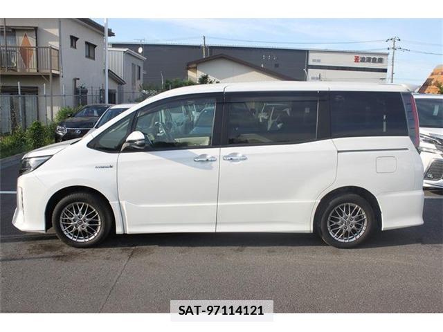 Toyota NOAH 2018-03 7809515-9
