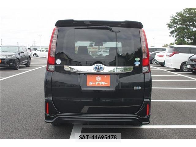Toyota NOAH 2016-09 7809520-8