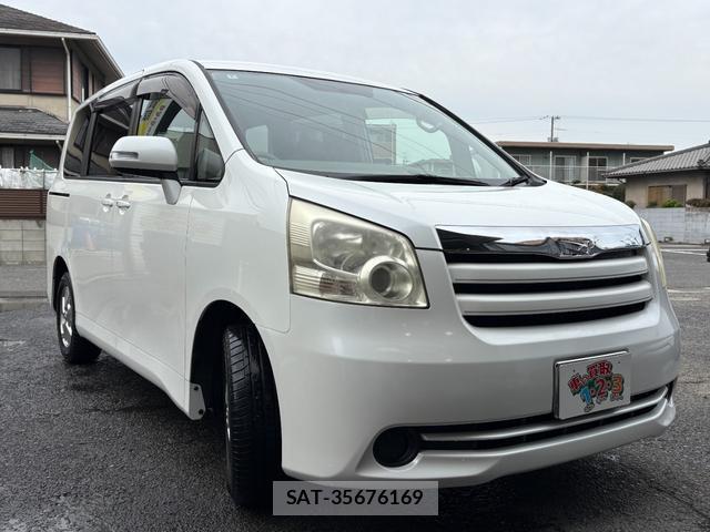 Toyota NOAH 2008-02 7809554-2