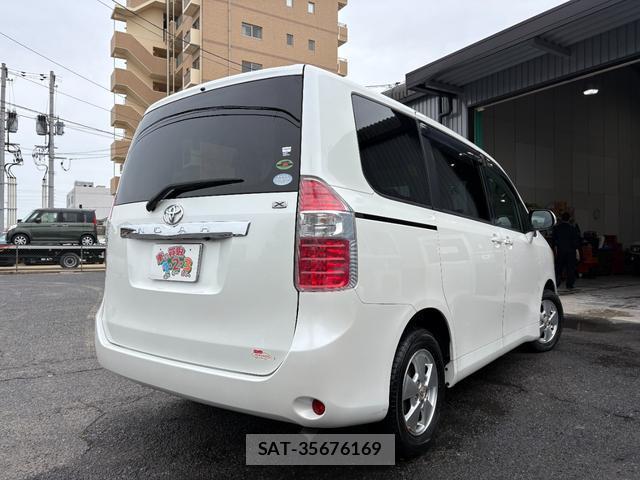 Toyota NOAH 2008-02 7809554-4
