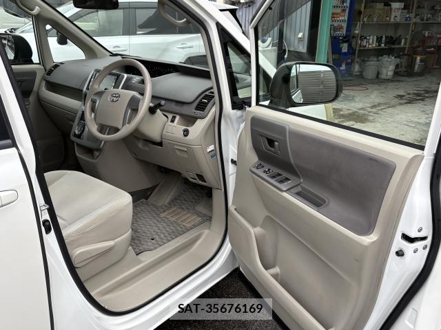 Toyota NOAH 2008-02 7809554-8