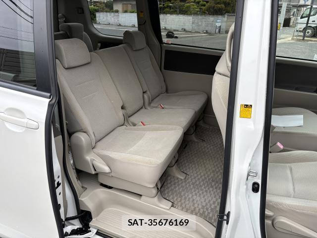 Toyota NOAH 2008-02 7809554-9