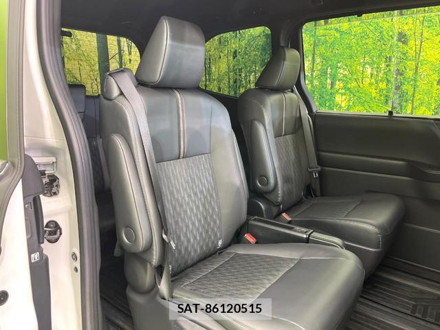 Toyota NOAH 2025-05 7809683-7