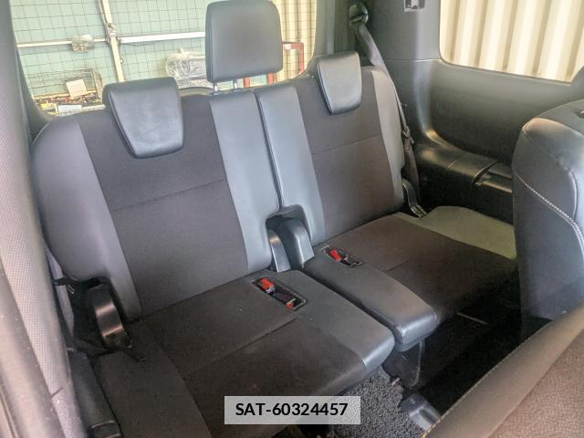 Toyota NOAH 2019-06 7809956-10
