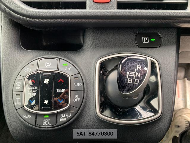 Toyota NOAH 2021-01 7810026-12