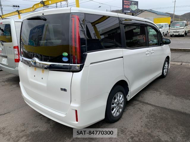 Toyota NOAH 2021-01 7810026-3