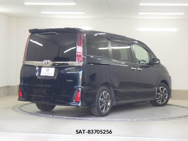 Toyota NOAH 2021-01 7810752-1