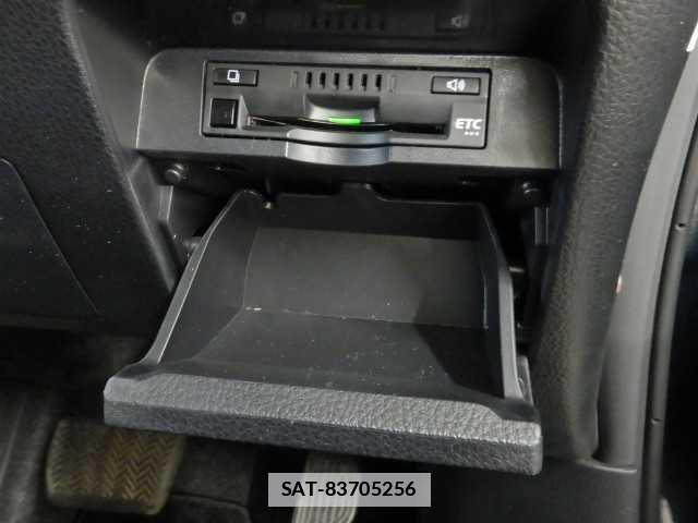 Toyota NOAH 2021-01 7810752-11