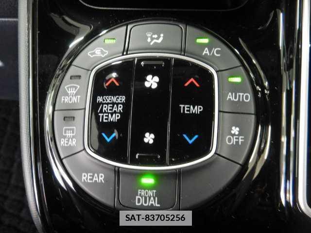 Toyota NOAH 2021-01 7810752-8