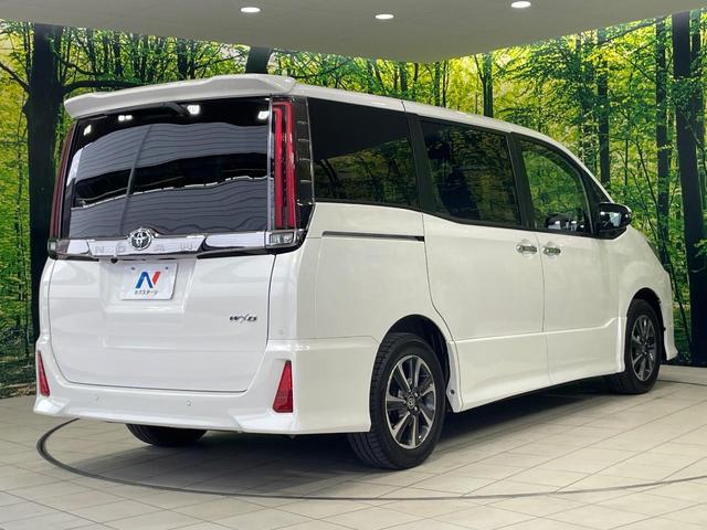 Toyota NOAH 2019-06 7810936-17