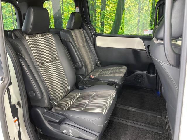 Toyota NOAH 2019-06 7810936-8