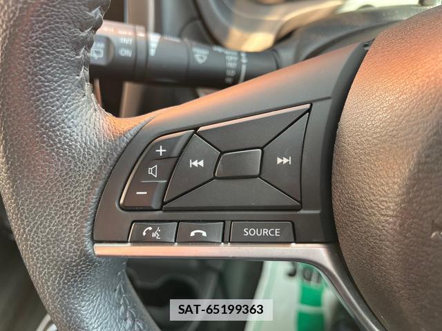 Nissan NOTE 2017-04 7796970-14