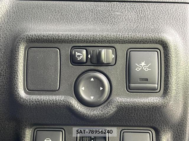 Nissan NOTE 2014-03 7797571-6