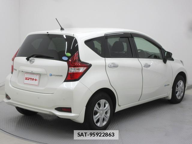 Nissan NOTE 2017-08 7804257-7