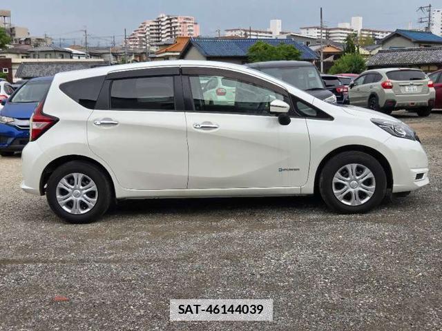 Nissan NOTE 2017-08 7808514-2