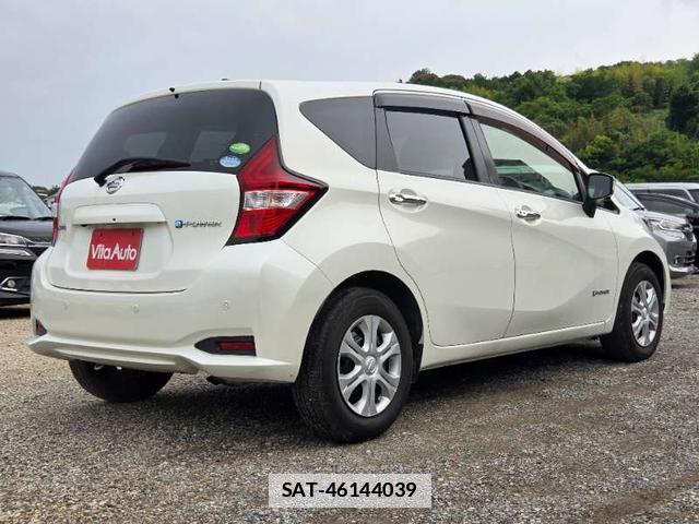 Nissan NOTE 2017-08 7808514-3