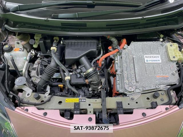 Nissan NOTE 2017-06 7809699-17