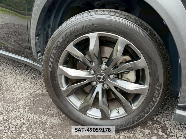 Lexus NX 2018-01 7794399-7