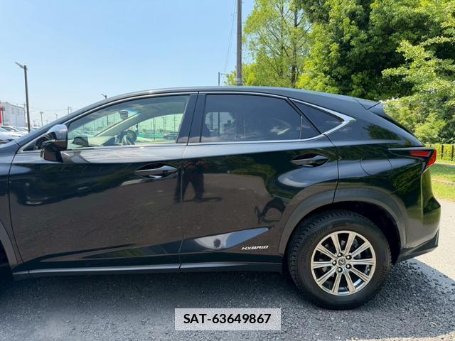 Lexus NX 2018-04 7794428-12